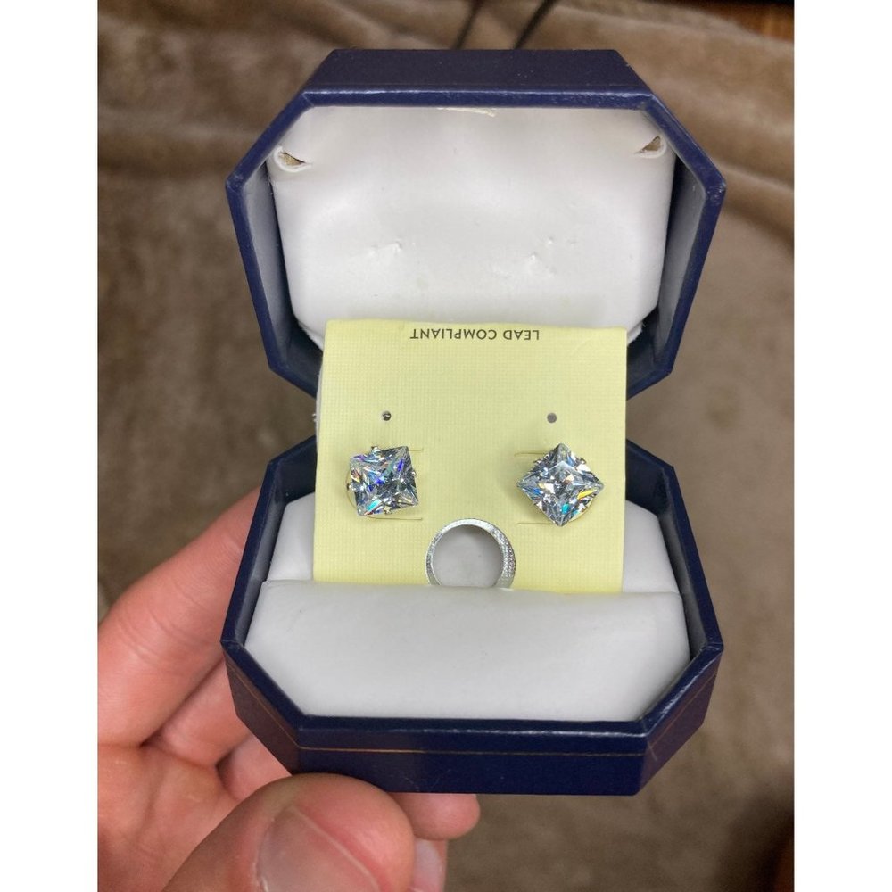 Cubic zirconia square stud earrings